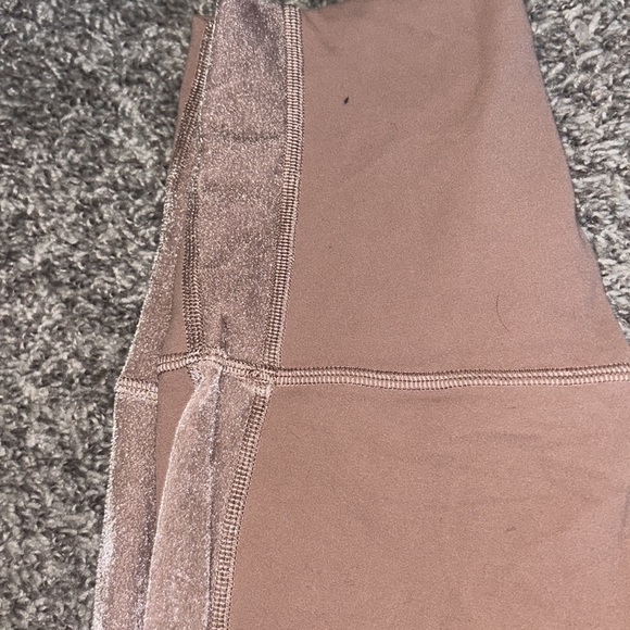 Limited edition Lulu lemon leggings - Picture 3 of 4